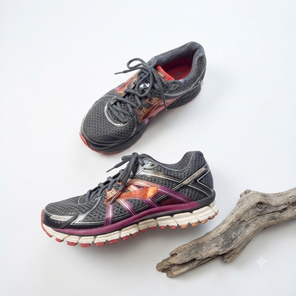 Brooks Adrenaline GTS 17 Size 8 Women Running Shoes Gym Workout Walking Sneakers